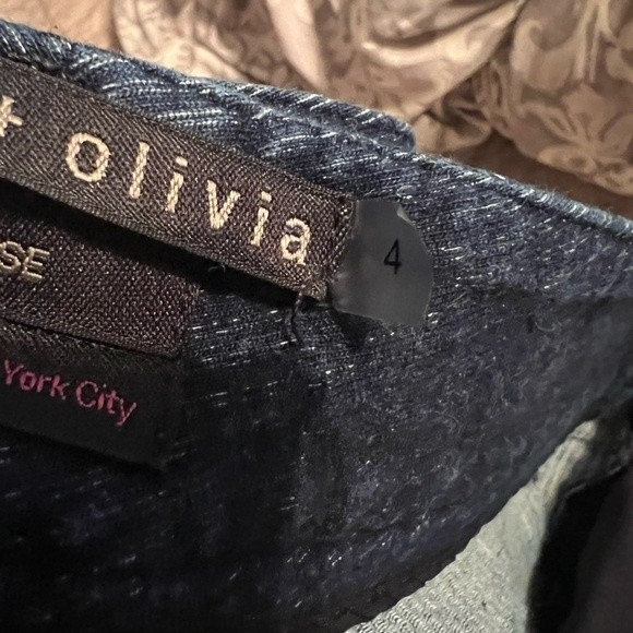 Alice + Olivia jeans size 4 distressed skinny base Jeans dark blue Made in NYC - Picture 4 of 9